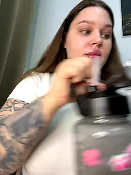 Snapshot of perfect_sweety_girl chatting on October 2025 06:28:02 PM perfect sweety girl online show from October 2025 06:28:02 PM