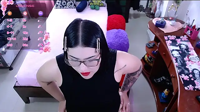 lufek23 online show from February 2025 02:20:02 PM