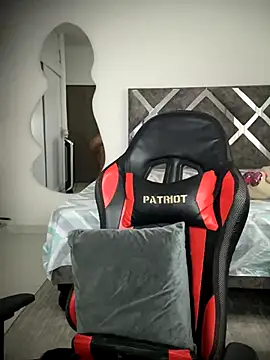 Snapshot of ValleryParker chatting on November 2025 10:03:02 PM ValleryParker online show from November 2025 10:03:02 PM