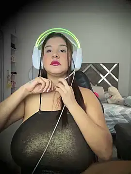 Snapshot of ValleryParker chatting on November 2025 09:36:01 PM ValleryParker online show from November 2025 09:36:01 PM