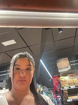 Snapshot of ValleryParker chatting on April 2026 01:06:02 PM ValleryParker online show from April 2026 01:06:02 PM