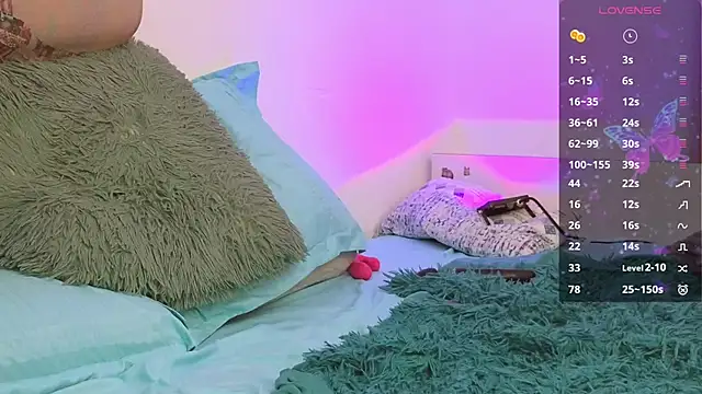 Snapshot of KrisztyAna chatting on December 2024 07:05:01 AM KrisztyAna online show from December 2024 07:05:01 AM