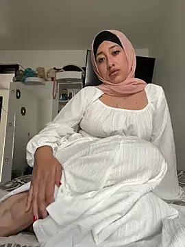 Snapshot of adila_anich chatting on December 2024 07:46:02 PM adila anich online show from December 2024 07:46:02 PM