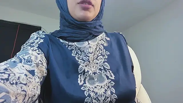 Snapshot of adila_anich chatting on January 2025 01:10:01 AM adila anich online show from January 2025 01:10:01 AM