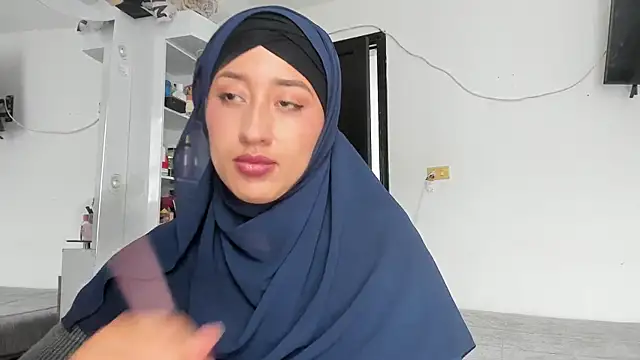 Snapshot of adila_anich chatting on September 2025 05:37:01 PM adila anich online show from September 2025 05:37:01 PM