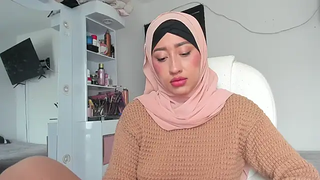 Snapshot of adila_anich chatting on September 2025 06:30:02 PM adila anich online show from September 2025 06:30:02 PM