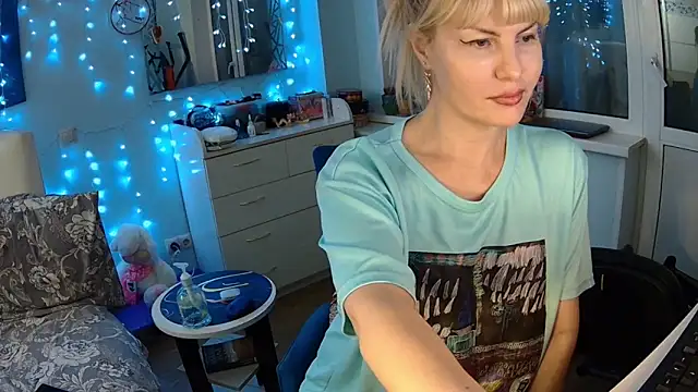 GlamSquirt online show from February 2025 10:11:01 PM