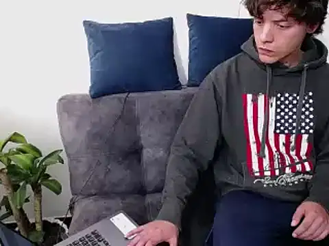 Snapshot of Santiago_kiler chatting on December 2024 08:37:01 PM Santiago kiler online show from December 2024 08:37:01 PM