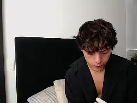 Snapshot of Santiago_kiler chatting on December 2024 05:34:01 PM Santiago kiler online show from December 2024 05:34:01 PM