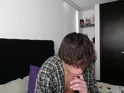 Snapshot of Santiago_kiler chatting on February 2025 09:42:02 PM Santiago kiler online show from February 2025 09:42:02 PM