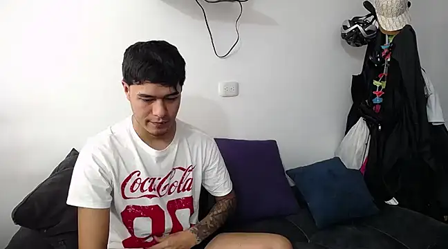 Snapshot of Santiago_kiler chatting on February 2025 04:04:02 PM Santiago kiler online show from February 2025 04:04:02 PM