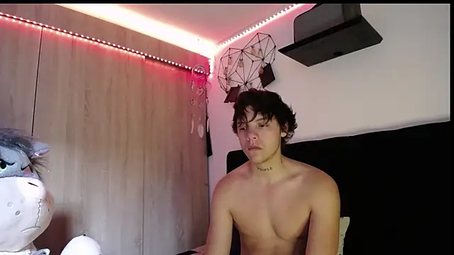 Santiago kiler online show from February 2026 12:04:02 PM