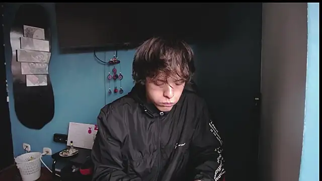 Santiago kiler online show from April 2026 07:44:01 PM