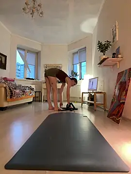 LeyaJohnson online show from April 2026 03:31:02 PM