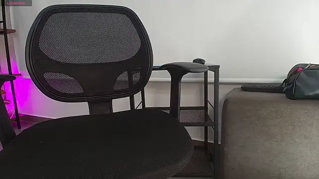 Sassy--Girl online show from April 2026 06:24:02 PM