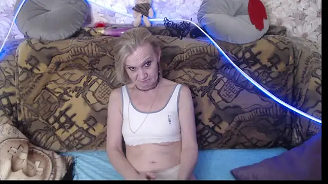 Snapshot of MissBekker chatting on December 2024 06:13:02 AM MissBekker online show from December 2024 06:13:02 AM