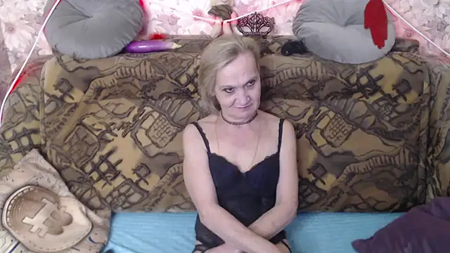 Snapshot of MissBekker chatting on December 2024 12:52:02 AM MissBekker online show from December 2024 12:52:02 AM