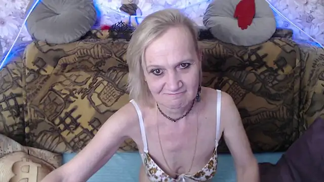 Snapshot of MissBekker chatting on December 2024 09:39:02 PM MissBekker online show from December 2024 09:39:02 PM