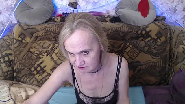 Snapshot of MissBekker chatting on January 2025 02:25:01 PM MissBekker online show from January 2025 02:25:01 PM