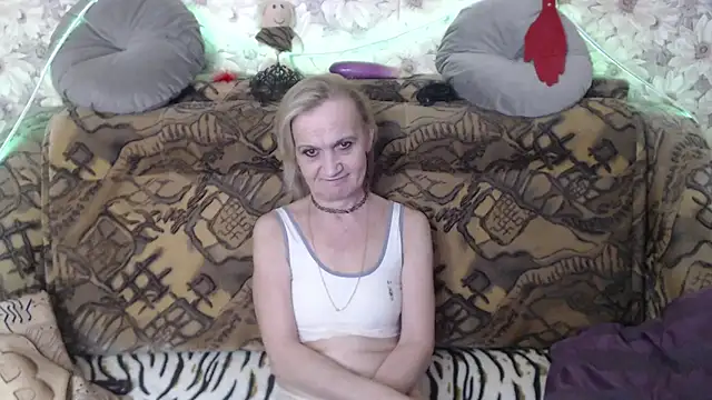 Snapshot of MissBekker chatting on January 2025 11:46:01 PM MissBekker online show from January 2025 11:46:01 PM