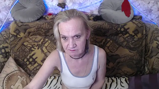 Snapshot of MissBekker chatting on January 2025 10:06:01 PM MissBekker online show from January 2025 10:06:01 PM