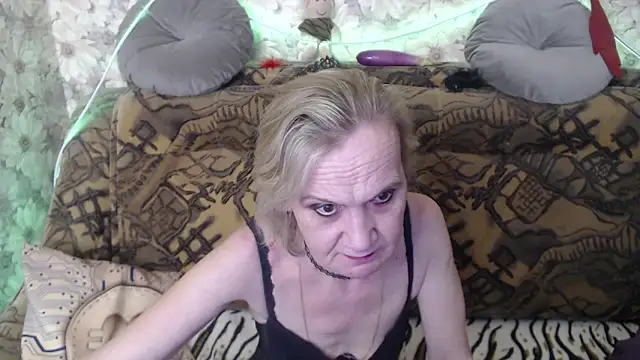 Snapshot of MissBekker chatting on January 2025 12:39:02 AM MissBekker online show from January 2025 12:39:02 AM