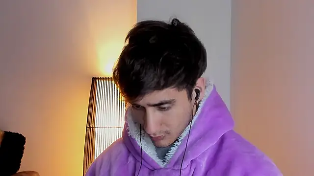 Snapshot of AlexRivera6 chatting on November 2025 12:20:01 AM AlexRivera6 online show from November 2025 12:20:01 AM