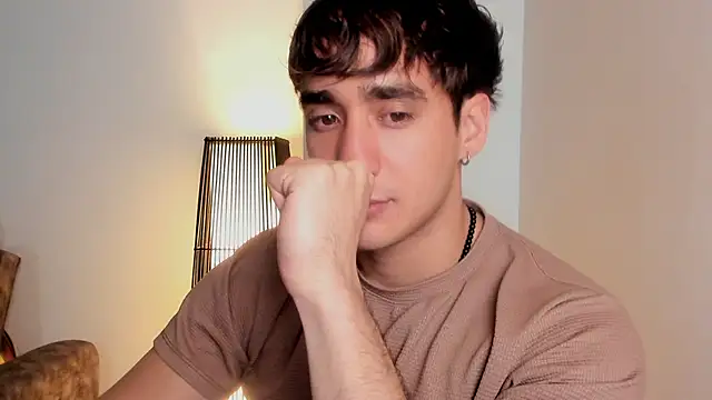 Snapshot of AlexRivera6 chatting on December 2025 11:46:02 PM AlexRivera6 online show from December 2025 11:46:02 PM