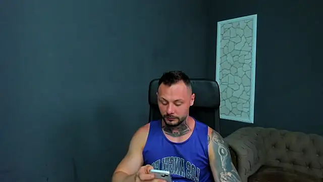 Snapshot of BrianHunts chatting on June 2026 04:56:01 AM BrianHunts online show from June 2026 04:56:01 AM