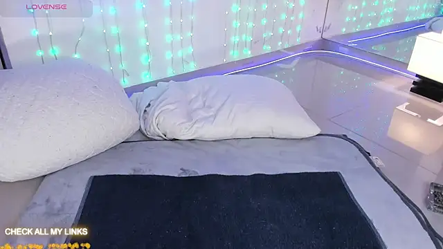 Snapshot of ohyesly_ chatting on September 2025 11:04:01 AM ohyesly online show from September 2025 11:04:01 AM