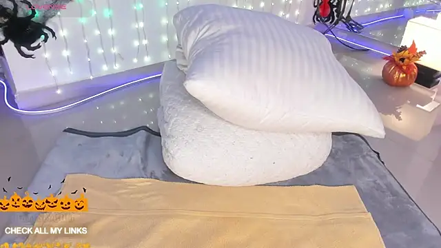 Snapshot of ohyesly_ chatting on October 2025 11:02:01 PM ohyesly online show from October 2025 11:02:01 PM