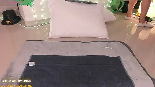 ohyesly  online show from March 2026 10:10:01 AM