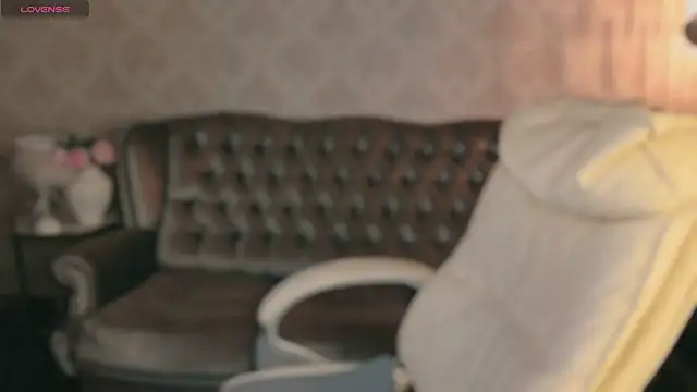 Snapshot of Daphne_Moss chatting on April 2026 12:48:02 PM Daphne Moss online show from April 2026 12:48:02 PM