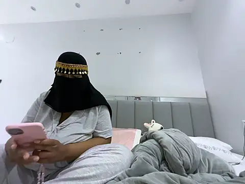 Snapshot of Submissive_Arab chatting on February 2025 08:32:01 PM Submissive Arab online show from February 2025 08:32:01 PM