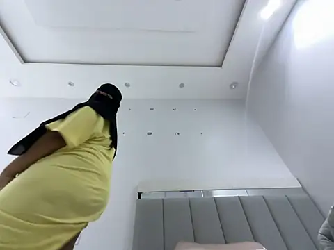 Snapshot of Submissive_Arab chatting on February 2025 07:17:02 PM Submissive Arab online show from February 2025 07:17:02 PM