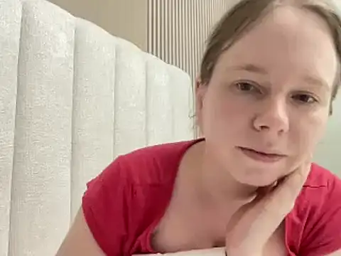 Snapshot of SweetLucy96 chatting on April 2026 02:35:01 PM SweetLucy96 online show from April 2026 02:35:01 PM