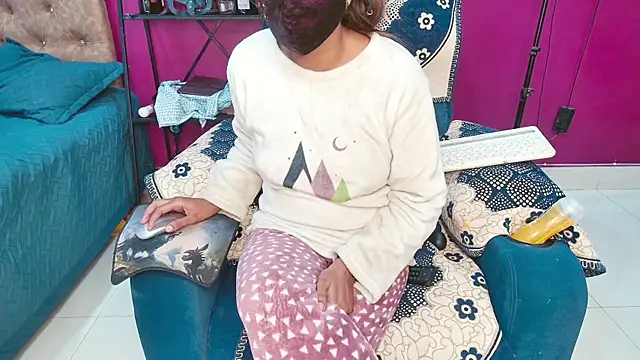 Snapshot of Naughty_nightz chatting on December 2024 11:38:02 AM Naughty nightz online show from December 2024 11:38:02 AM