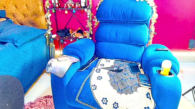 Snapshot of Naughty_nightz chatting on December 2024 05:05:02 AM Naughty nightz online show from December 2024 05:05:02 AM