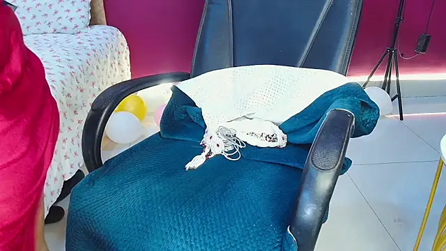 Snapshot of Naughty_nightz chatting on January 2025 08:31:02 PM Naughty nightz online show from January 2025 08:31:02 PM