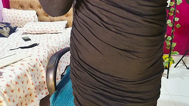 Snapshot of Naughty_nightz chatting on January 2025 11:29:01 PM Naughty nightz online show from January 2025 11:29:01 PM