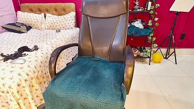 Snapshot of Naughty_nightz chatting on January 2025 05:56:01 AM Naughty nightz online show from January 2025 05:56:01 AM