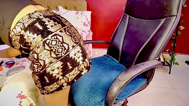 Snapshot of Naughty_nightz chatting on February 2025 06:01:02 PM Naughty nightz online show from February 2025 06:01:02 PM