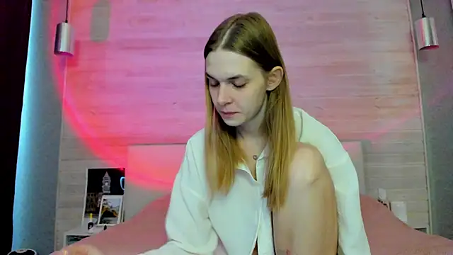 molly hunt  online show from March 2026 04:56:02 AM