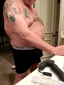 Snapshot of mrwizard4570 chatting on March 2026 08:33:02 AM mrwizard4570 online show from March 2026 08:33:02 AM