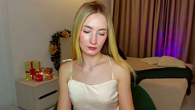 Snapshot of bella__rose chatting on December 2024 09:55:01 AM bella rose online show from December 2024 09:55:01 AM