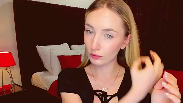 Snapshot of bella__rose chatting on January 2025 12:04:02 PM bella rose online show from January 2025 12:04:02 PM