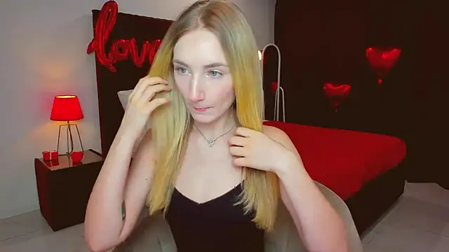 Snapshot of bella__rose chatting on February 2025 06:02:01 AM bella rose online show from February 2025 06:02:01 AM