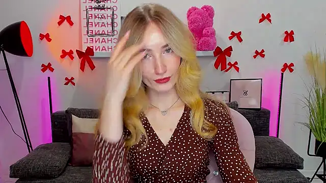 Snapshot of bella__rose chatting on February 2025 01:11:02 PM bella rose online show from February 2025 01:11:02 PM