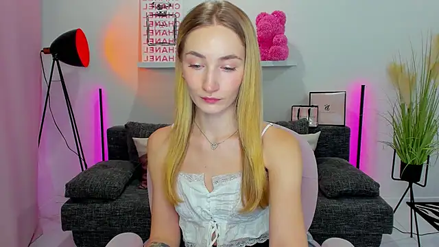 Snapshot of bella__rose chatting on February 2025 01:08:02 PM bella rose online show from February 2025 01:08:02 PM