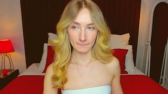 Snapshot of bella__rose chatting on March 2025 01:10:02 PM bella rose online show from March 2025 01:10:02 PM